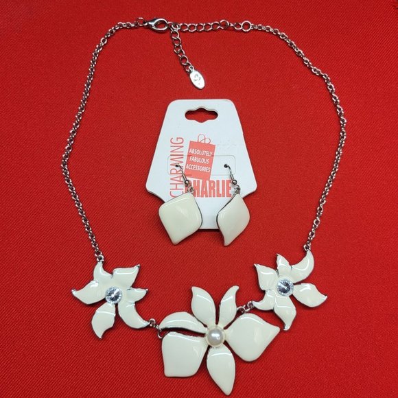 Charming Charlie Floral Earring & Necklace Set - Picture 2 of 14